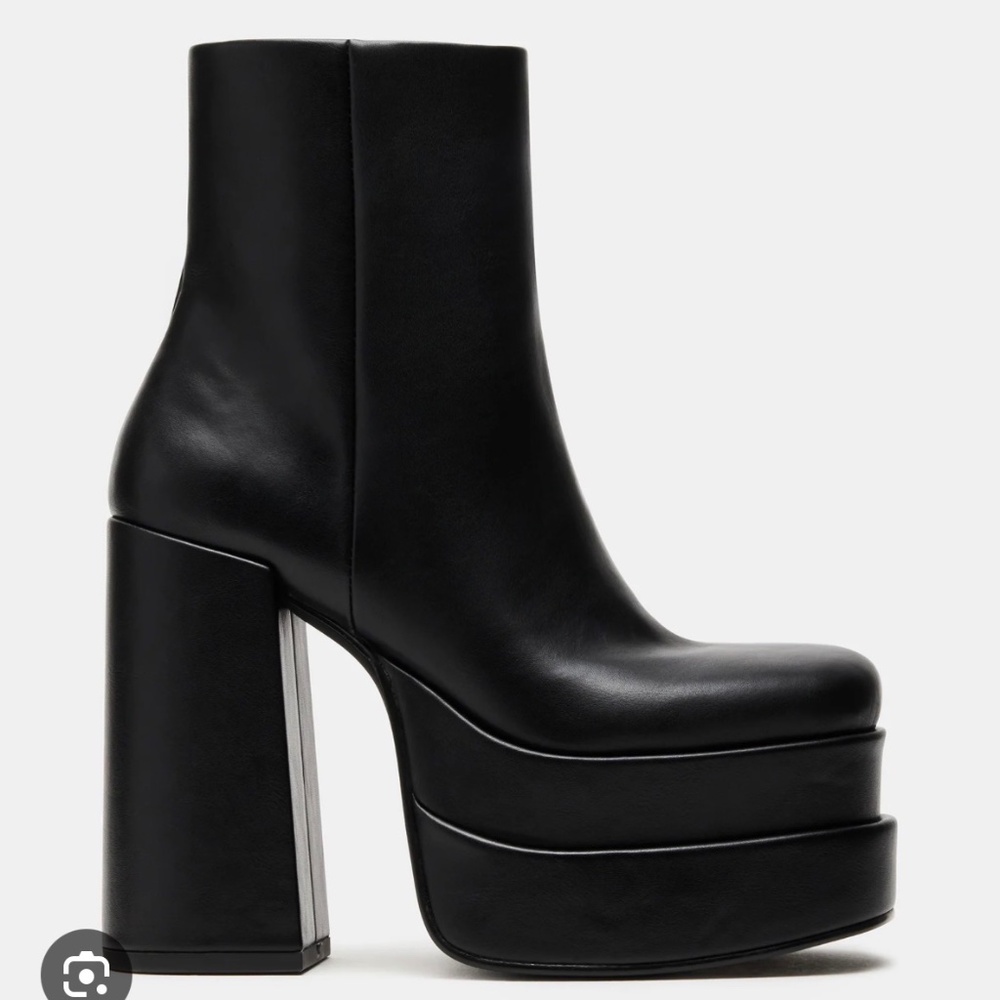 Steve Madden Cobra Boots